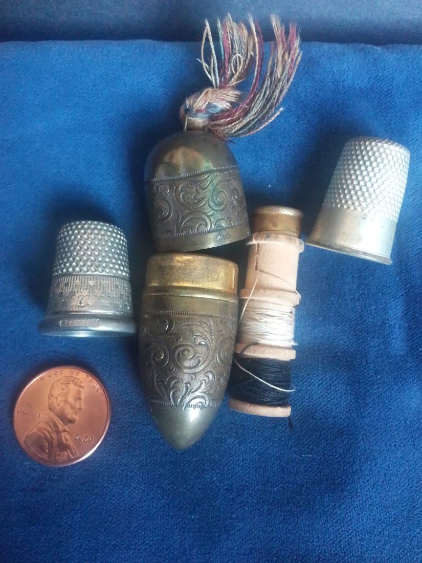 Vintage Austria brass thimble and thread case & Stars and stripes number 7 thimble Germany: Vintage Austria brass thimble and thread case & Stars and stripes number 7 thimble Germany. Please note: my opinion to condition may vary from yours and I do my best to note any issues. Please make su