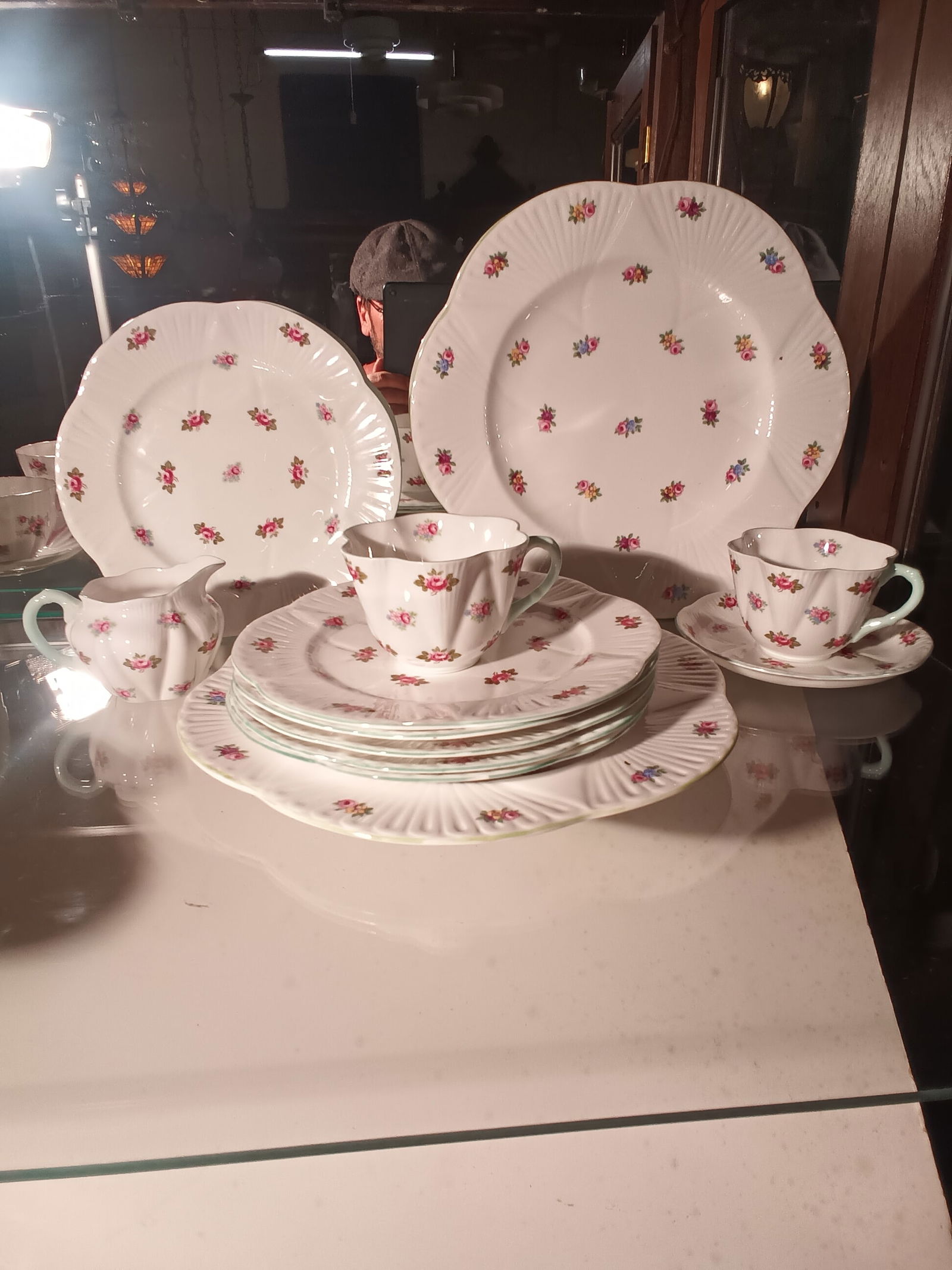 Shelley China lot - 12 pc's Rosebud pattern. 2 cups, saucer, creamer, 6 lunch & 2 Dinner plates (1 of 4)