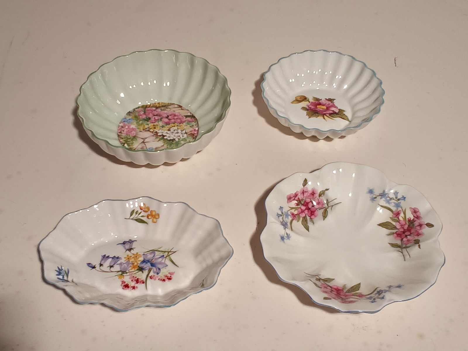 Shelley china lot - 4 bowls, Oleander stocks, Basket weave wild flowers, rock garden & Begania (1 of 5)