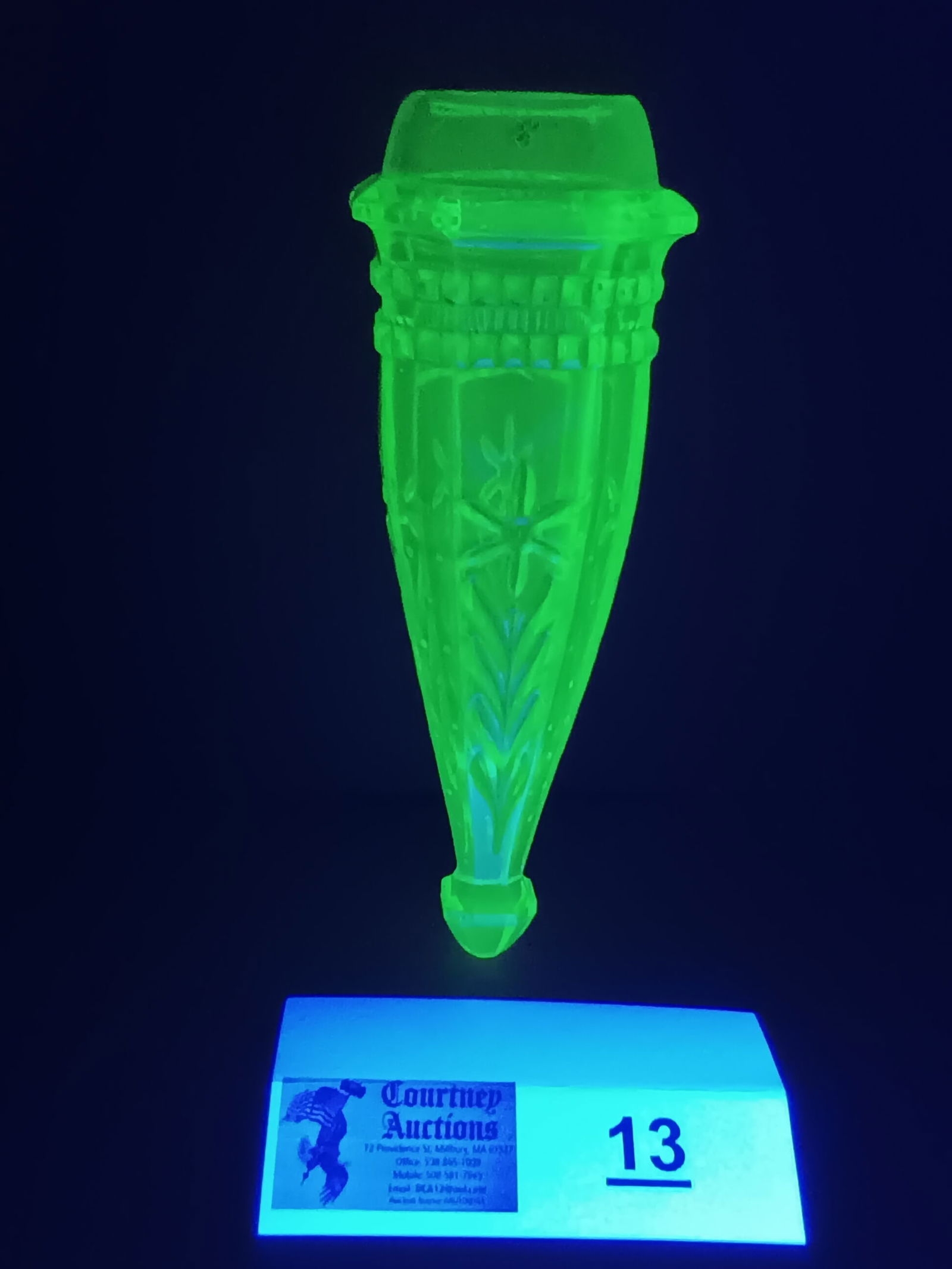 Antique Vaseline Uranium Glass Car Vase 6 1/2" x 2 1/8" Circa 1900: Antique Vaseline Uranium Glass Car Vase 6 1/2" x 2 1/8" Circa 1900 I do not have the original clip but I have this piece of bronze where if you add chain it can become a hanging vase or use on the tab