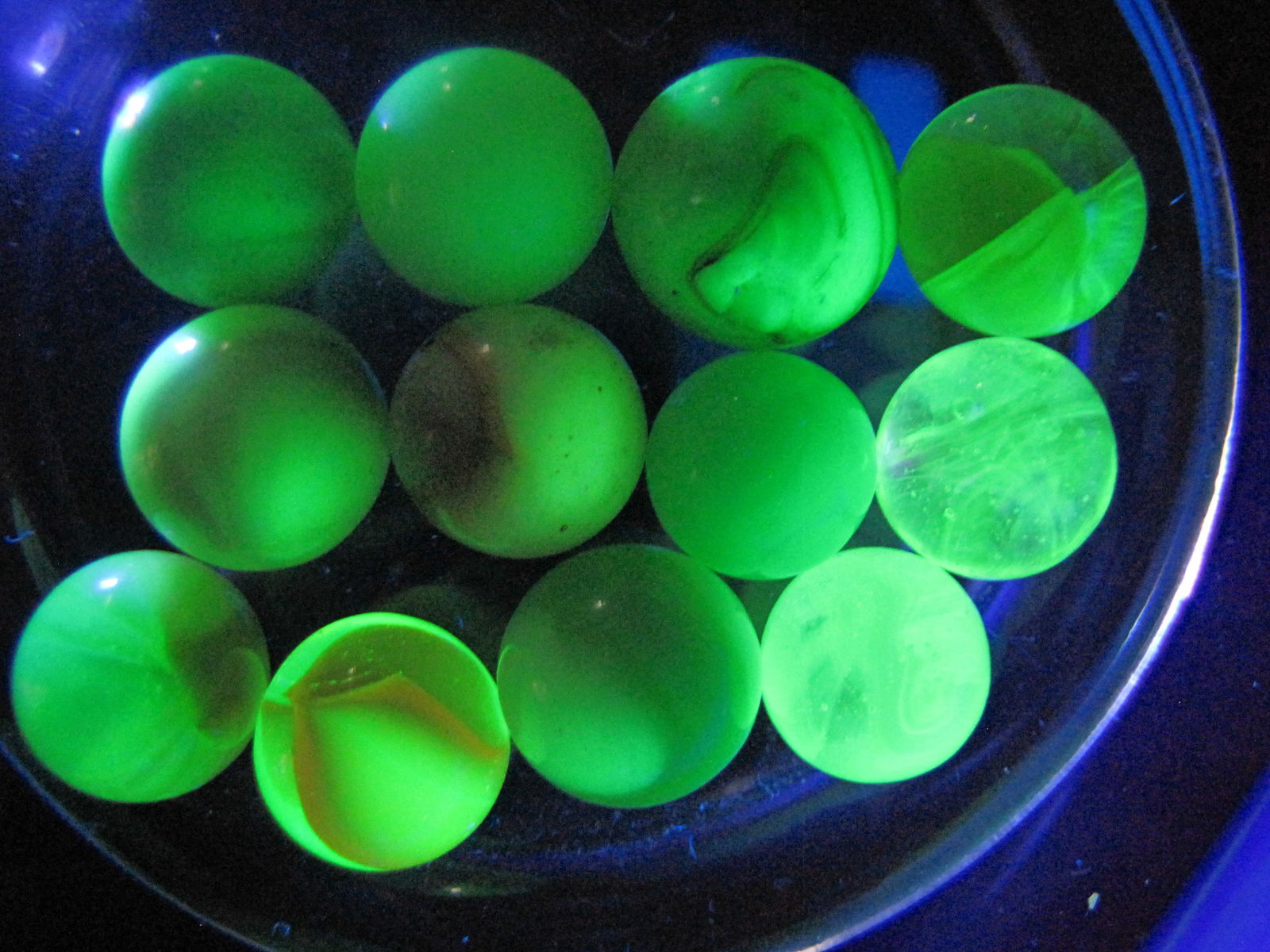 Vintage Glass Marbles - Glowers, Uranium glass Singles, 9/16", 5/8" & 11/16" - 14 Total: Vintage Glass Marbles - Glowers, Uranium glass Singles, 9/16", 5/8" & 11/16" - 14 Total. I only had these marbles left to take photos of and my camera is malfunctioning. I should have these photos pos