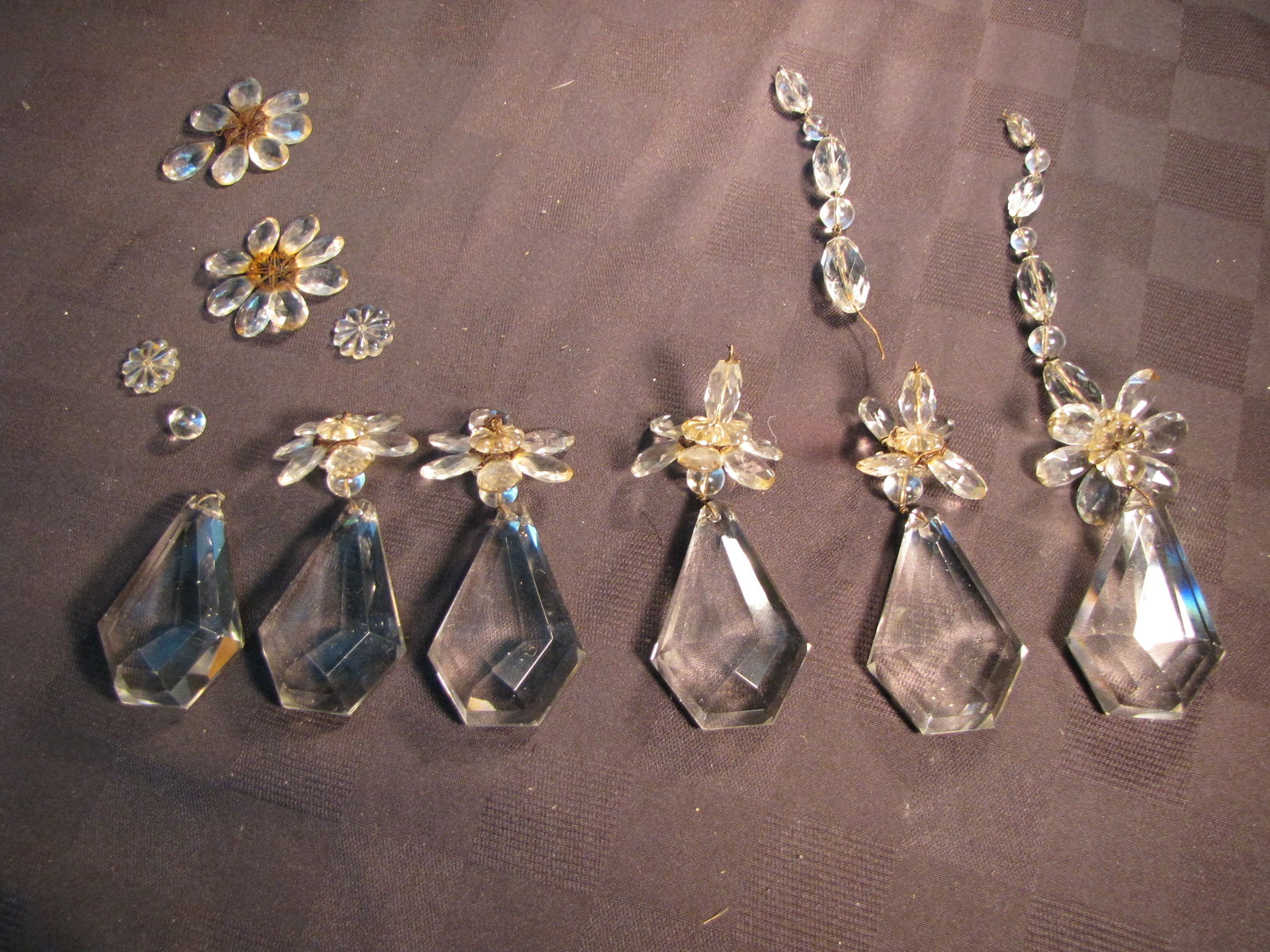 Antique Set / Box Lot of Diamond shaped Crystal prisms & Floral Rossetts Baccarat Quality (1 of 6)