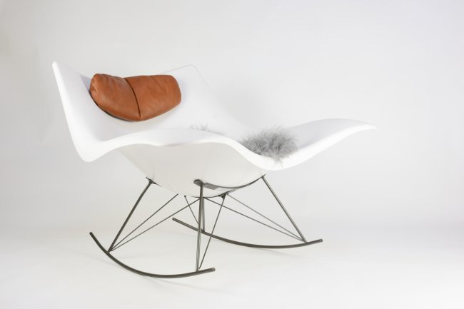 White Sting Ray Rocking Chaise by Thomas Pedersen: White Sting Ray Rocking Chaise by Thomas Pedersen model 3500, Designed 2002