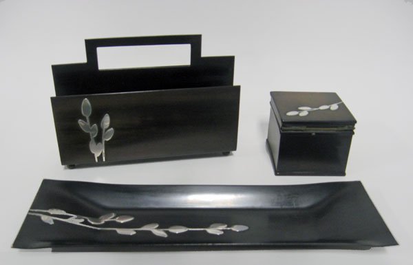 Heintz desk set. Heintz art metal sterling on bronz: Heintz desk set. Heintz art metal sterling on bronze ''Pussy Willow'' pattern. Three piece desk set consisting of a letter holder, inkwell, and pen tray. Signed and numbered 1089. Good condition. Appr