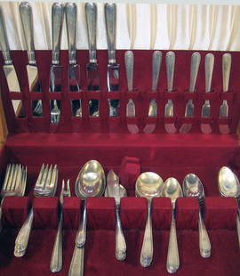 Sterling silver flatware Alvin ''Miss America''. 8: Sterling silver flatware Alvin ''Miss America''. 8 teaspoons 6''l, 8 ice tea spoons 7 1/2''l, 6 soup spoons 6 1/4''l, 1 serving spoon 8 1/2''l, 6 salad forks 6 5/8''l, 6 dinner forks 7''l, 6 knives 8