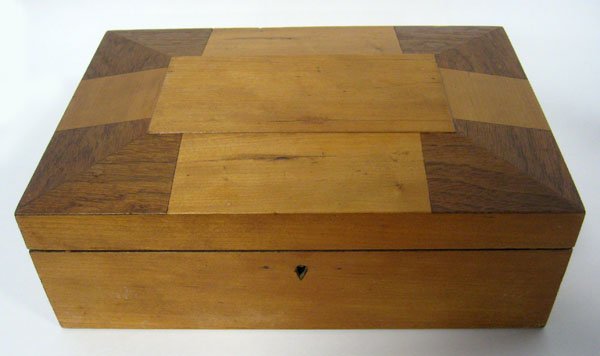 Shaker sewing box inlaid original interior. Some tight : Shaker sewing box inlaid original interior. Some tight age splits on lid. Appropriate age wear. 3 3/4''h x 11 1/4''w x 7 3/4''d. $100-150