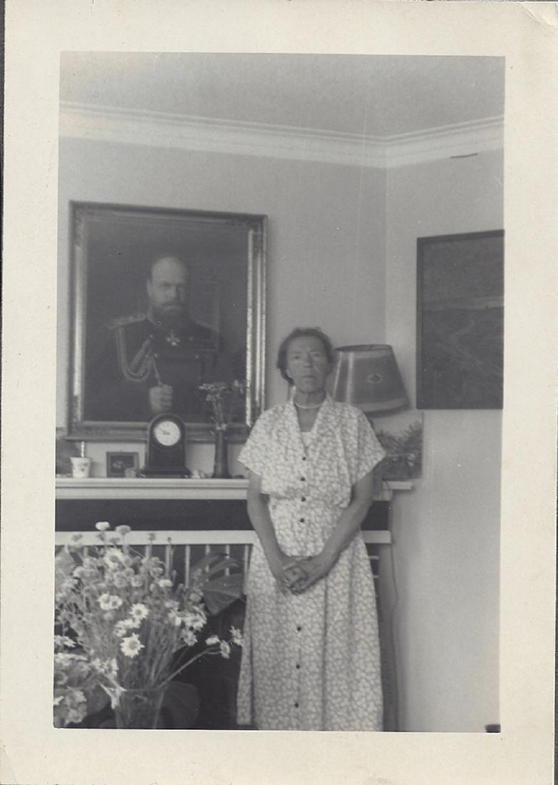Original photo Grand Duchess Olga at home (1 of 1)