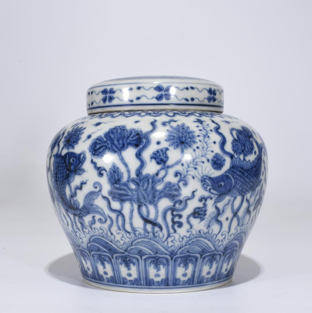 Chinese porcelain pot (1 of 8)