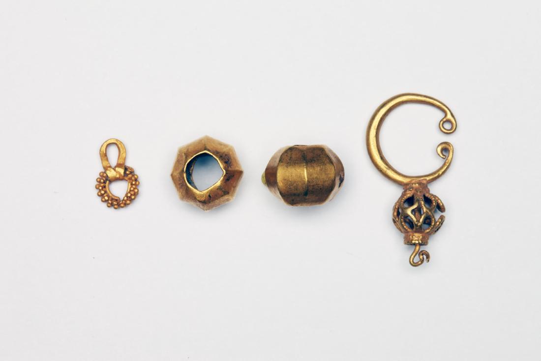A Group of 4 Roman Gold Jewelry Elements (1 of 1)