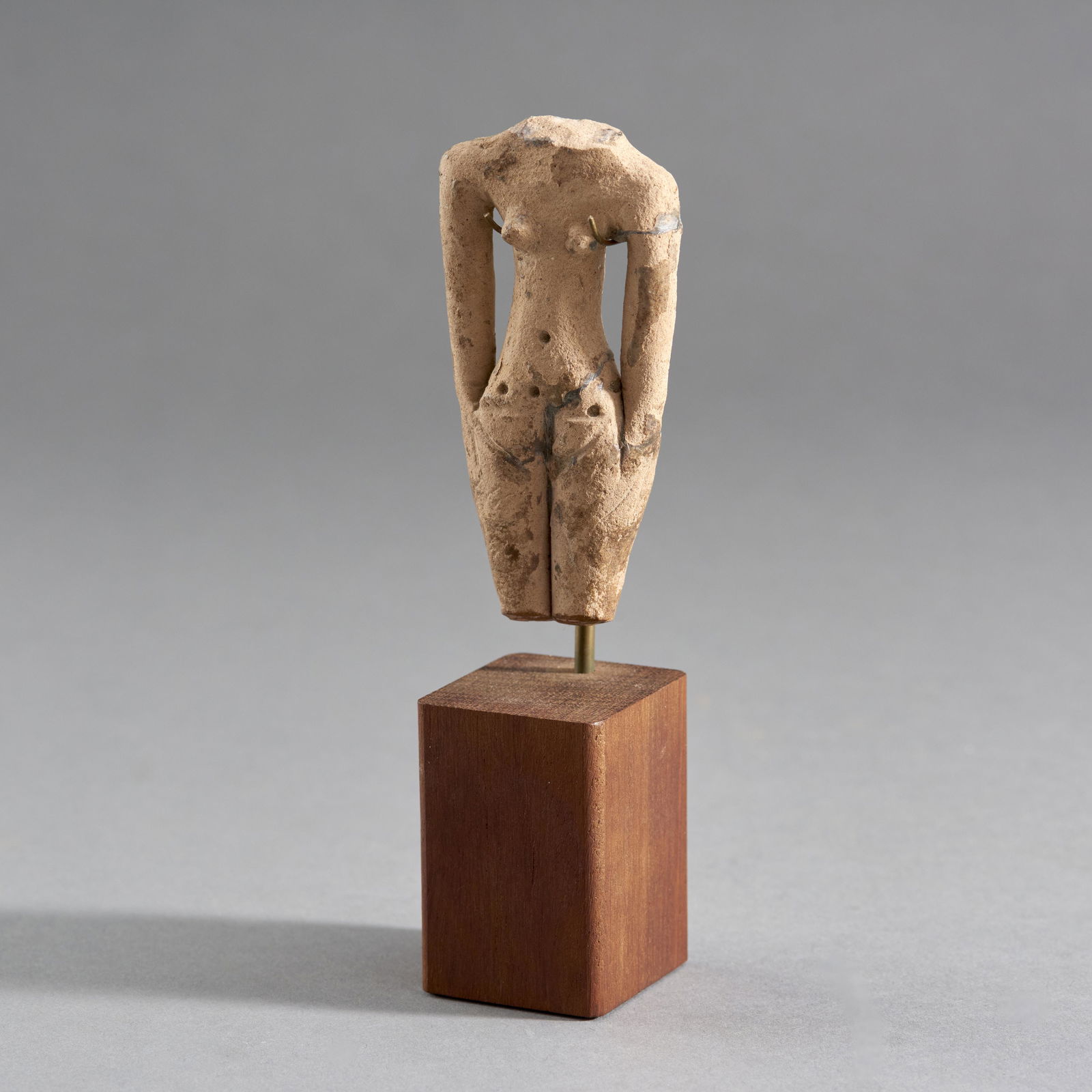 Ancient Egyptian Figure of a Concubine (1 of 2)