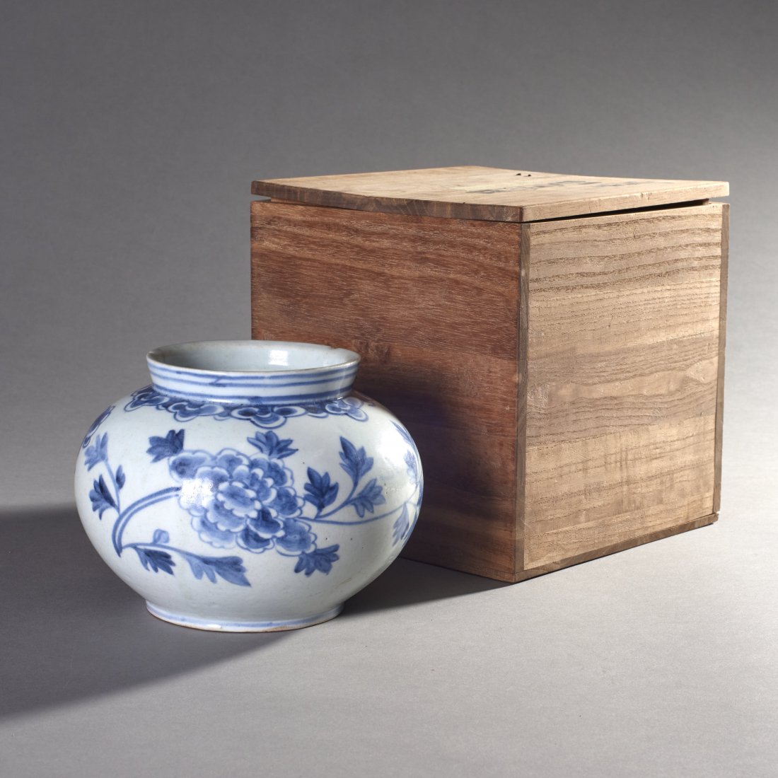 19th Century Yi Dynasty Korean Blue And White Jar: 19th century Yi dynasty Korean blue and white earthenware jar having a wooden box with calligraphy and a red stamp under lid. Provenance: Ex. Political Science, Ruggles Professor Emeritus James Morley