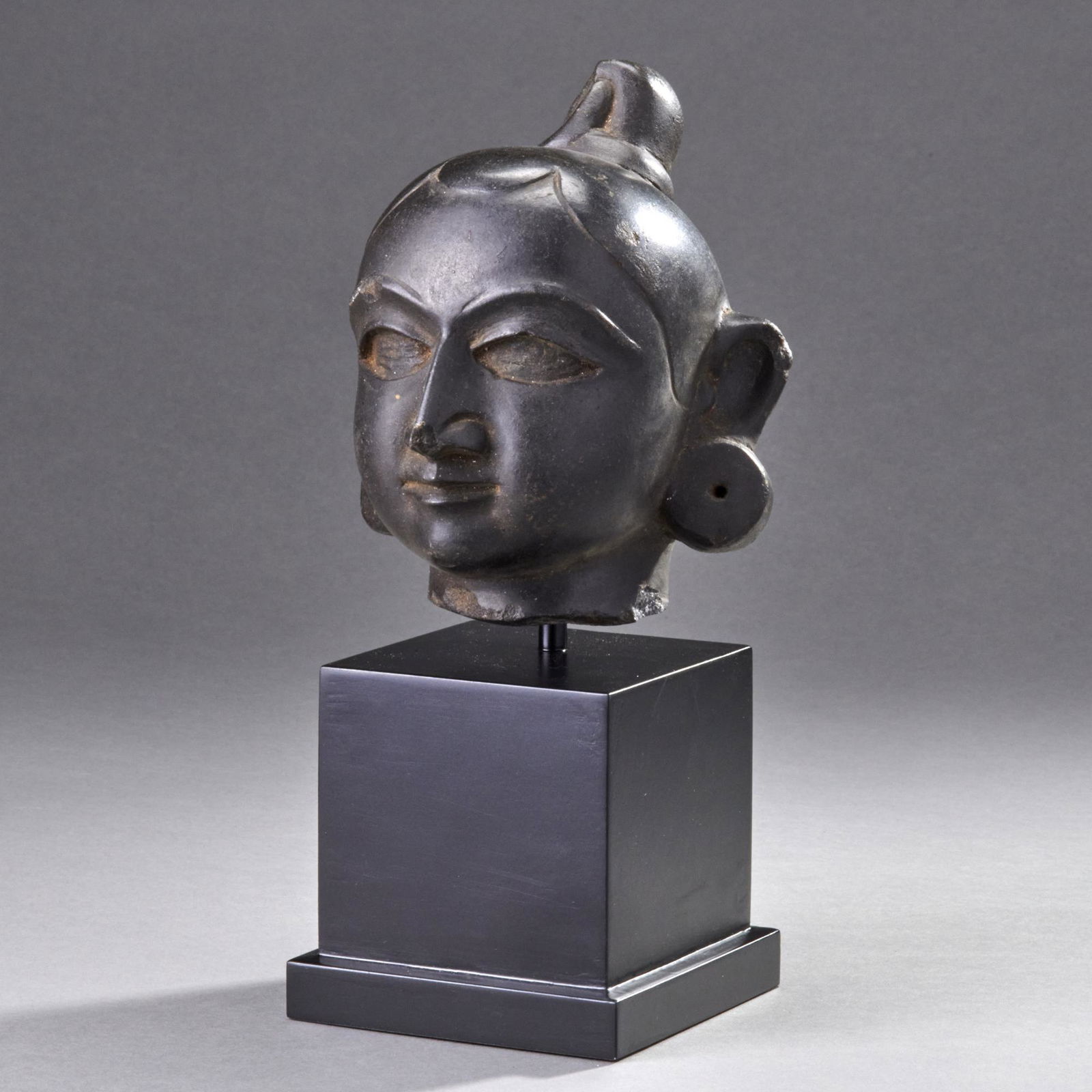 Fine Indian Stone Head (1 of 3)