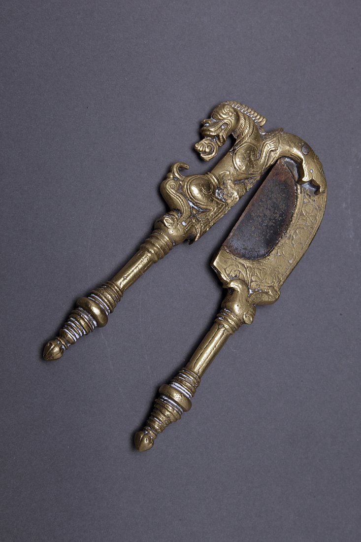Rare & Fine  Bronze/Iron Betel Cutter, South India (1 of 2)
