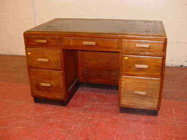 14 A 1930s Polished Kneehole Writing Desk Apr 25 2006 Rogers