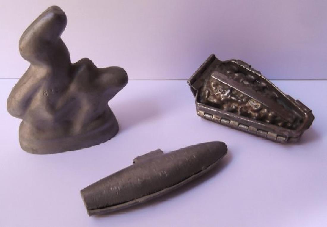 3 vintage chocolate molds (1 of 6)