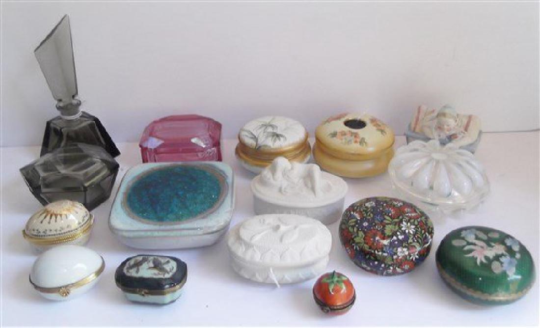 Collection of 16 trinket boxes (1 of 10)