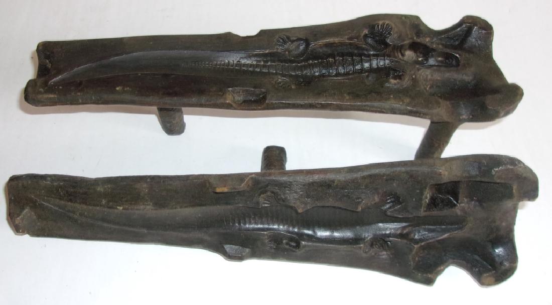 Cast iron alligator sand mold (1 of 7)