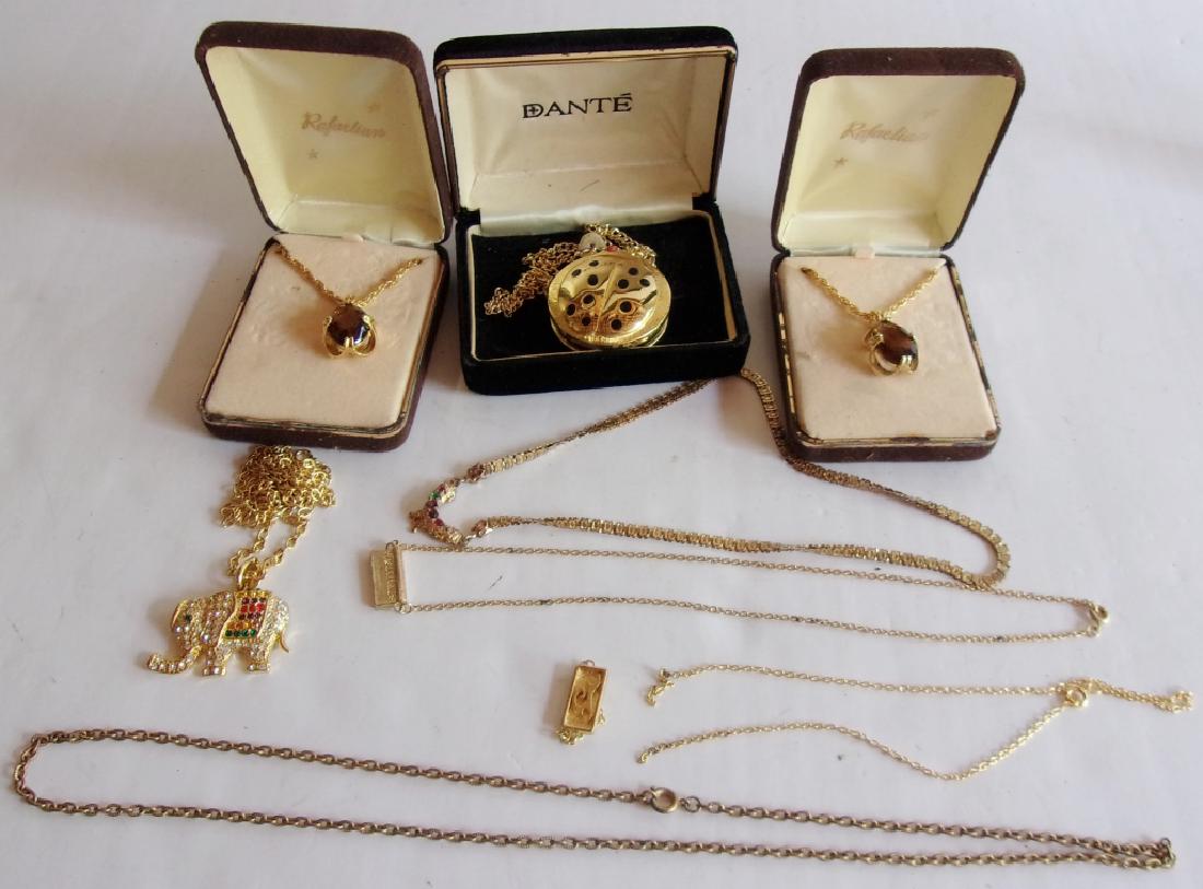 8 costume jewelry necklaces (1 of 5)