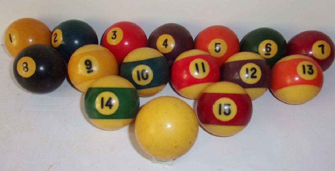 Set of 16 vintage Billiard balls (1 of 2)