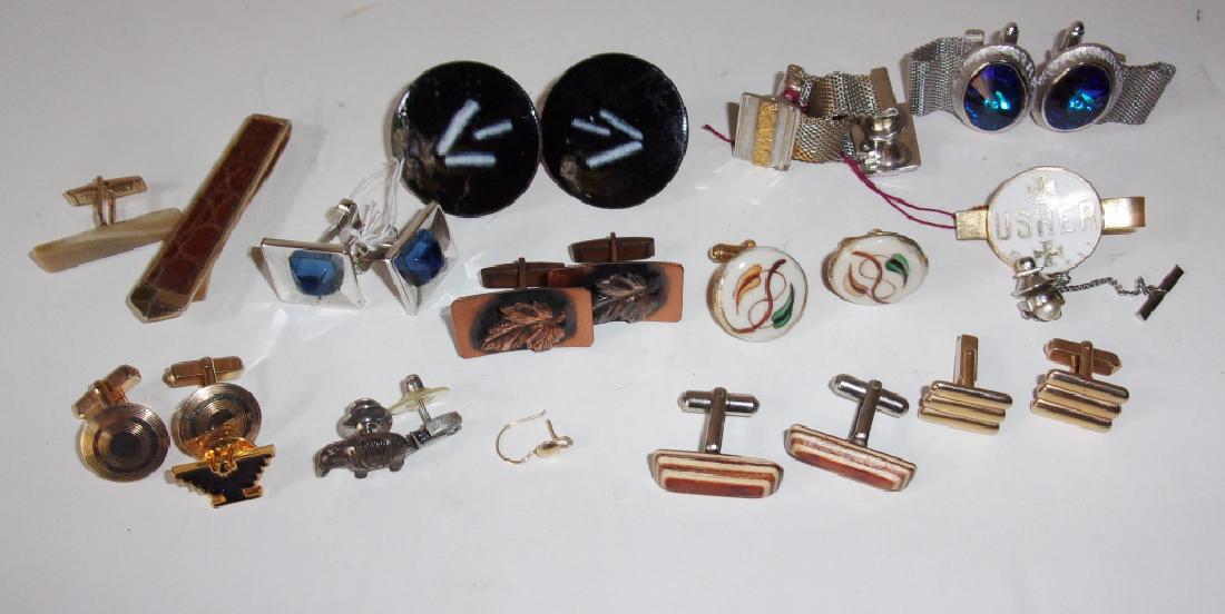 17 pieces of vintage men's cufflinks & tie clips (1 of 2)