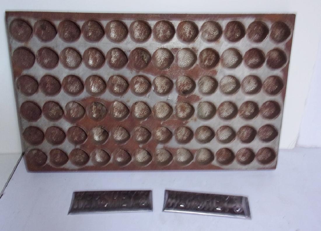 4 vintage chocolate molds (1 of 8)