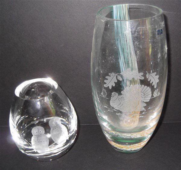 2 art glass vases: 2 art glass vases including Caithness Art Glass Vase Etched Turkey Mottled Green Swirl & Holmegaard owl vase by K. Svanlund.