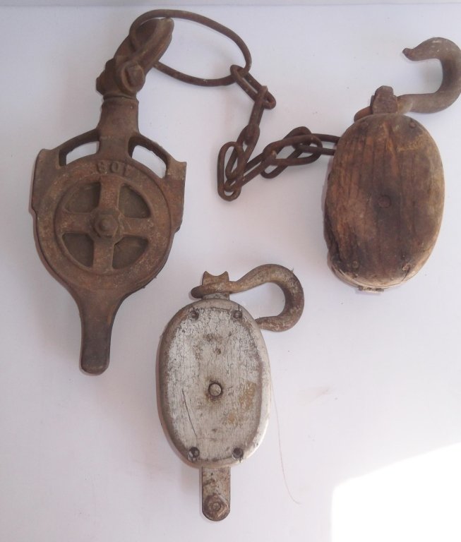 3 block and tackle pulleys (1 of 6)