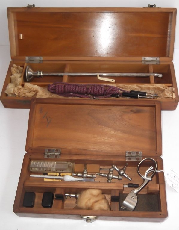2 boxes sets of vintage medical instruments (1 of 7)