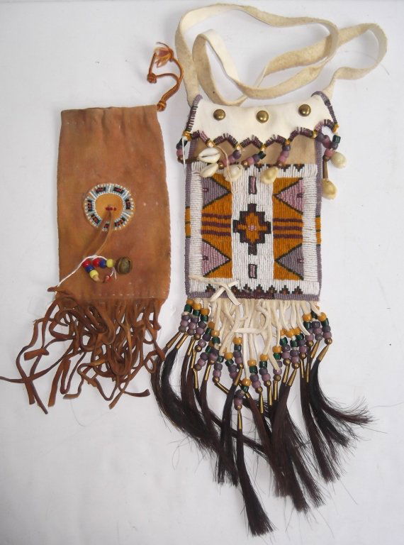 2 Oklahoma Indian beaded buckskin purses (1 of 6)