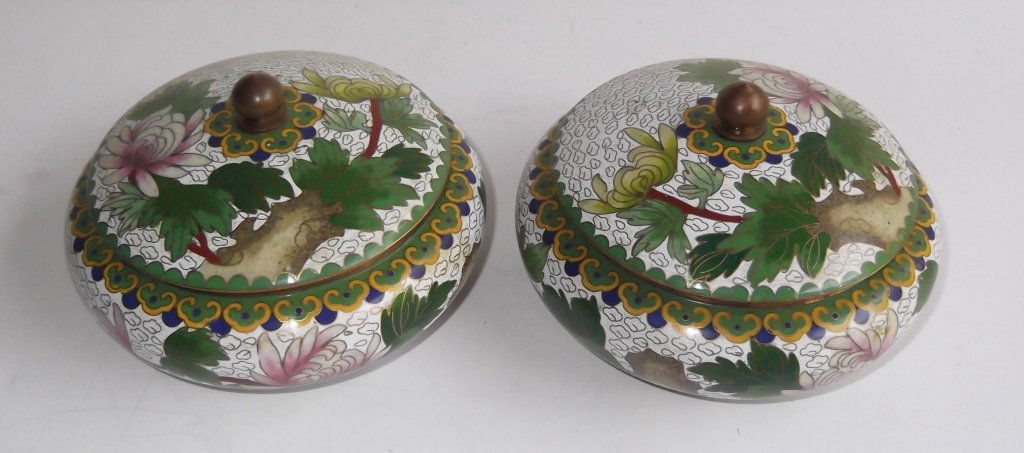 Pair of Chinese cloisonne covered boxes (1 of 4)