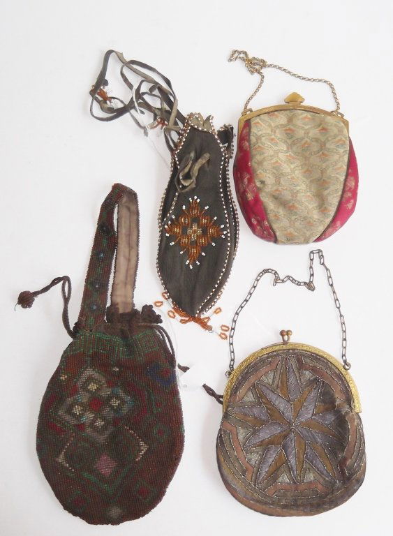 4 Vintage purses (1 of 10)