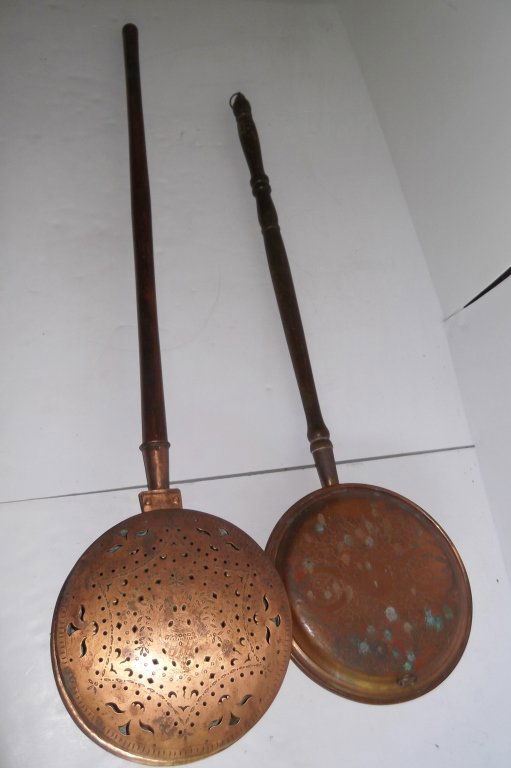 2 antique brass bed warming pans (1 of 7)