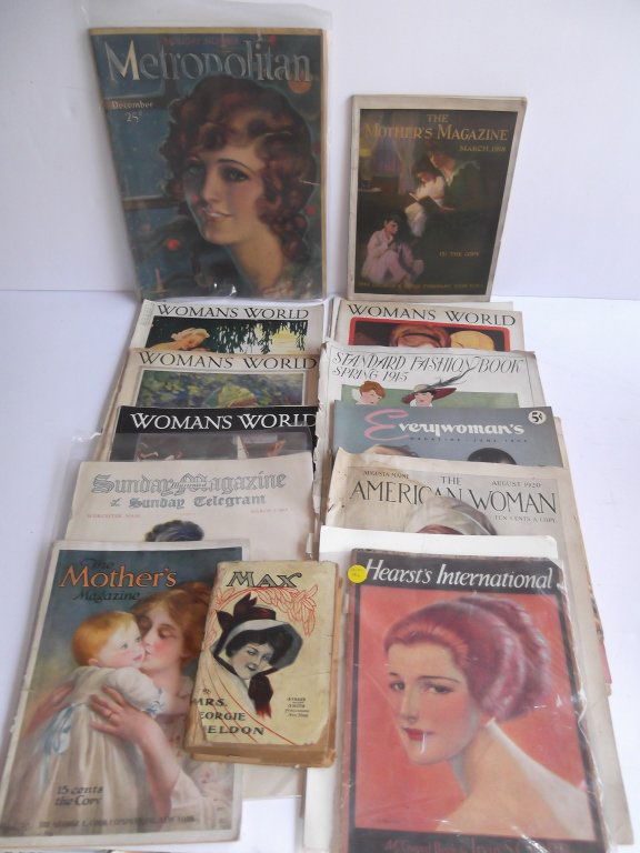 13 vintage women's magazines (1 of 10)