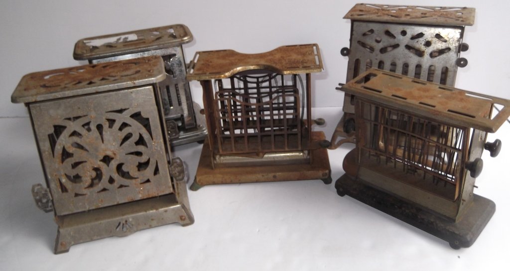 5 antique toasters: 5 antique toasters including Marion Giant Flip Flop. Rust; used condition; no cords.