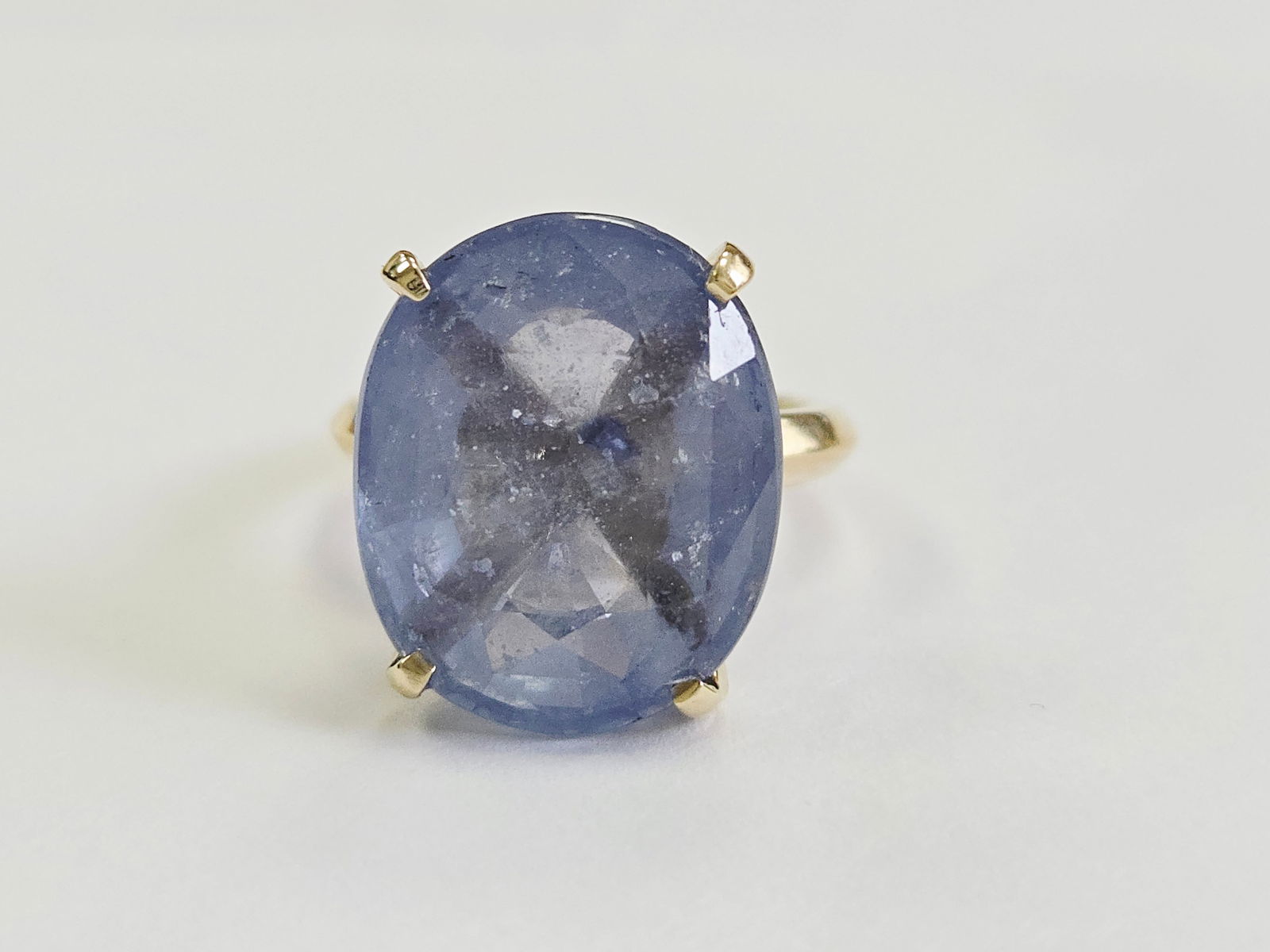 19.40 Carats Oval Pastel Sapphire Ring 14 Karat Yellow Gold (1 of 5)