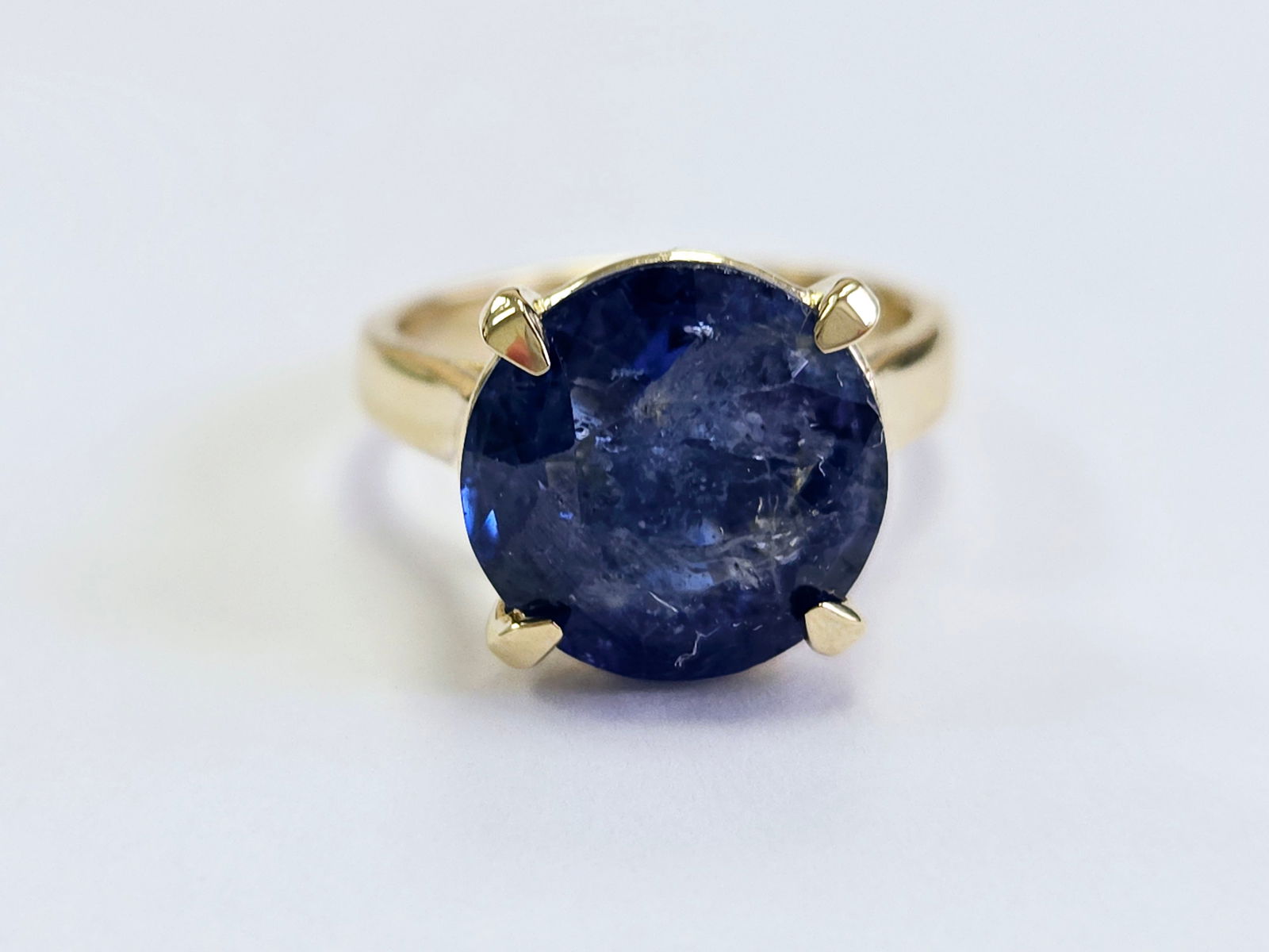 7.03 Carats Round Natural Sapphire Ring 14 Karat Yellow Gold (1 of 7)