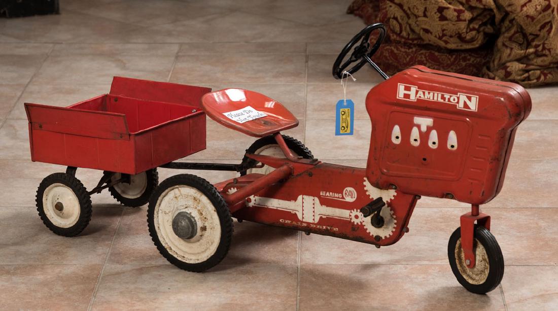 Vintage Hamilton Toy Tractor (1 of 1)
