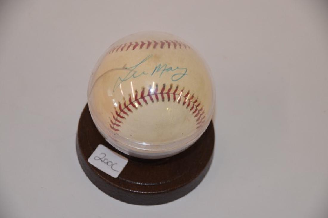 Lee Mays Signed Baseball. (1 of 2)