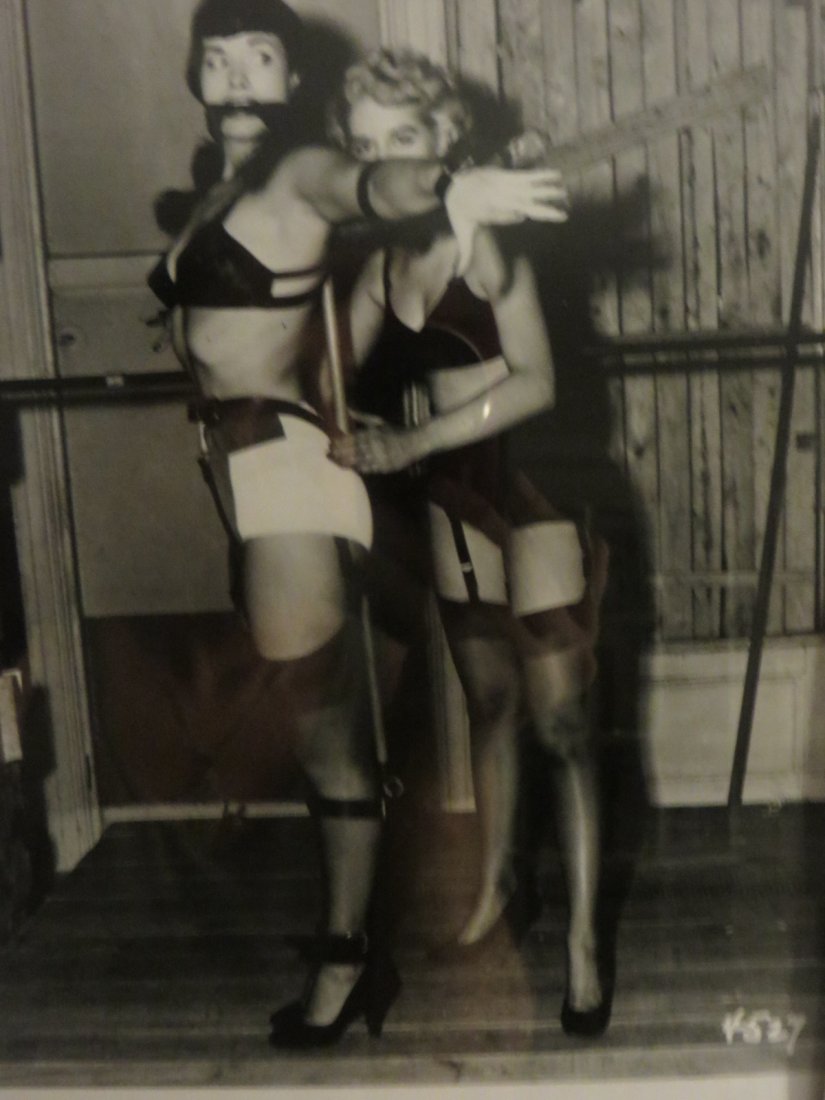 Framed 8 x 10 Orig photo Bettie Page (1 of 2)