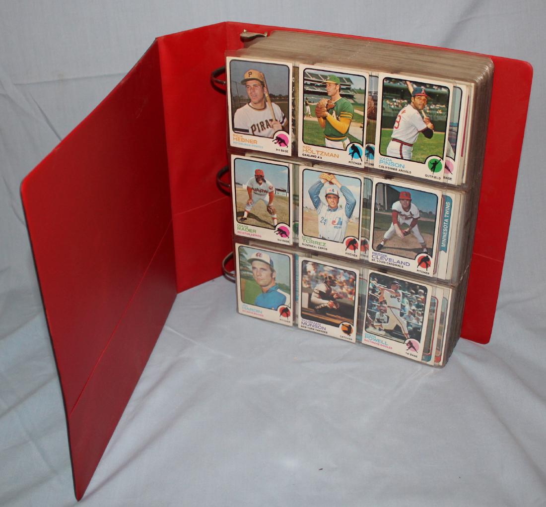 Baseball Card Album Approx. 620 Cards 1977 (1 of 2)