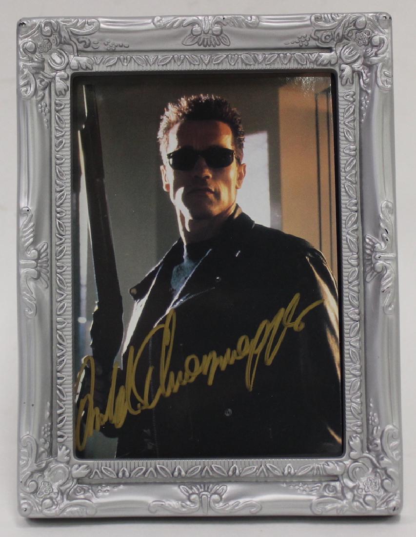 Arnold Schwarzenegger Signed Photographæ (1 of 2)