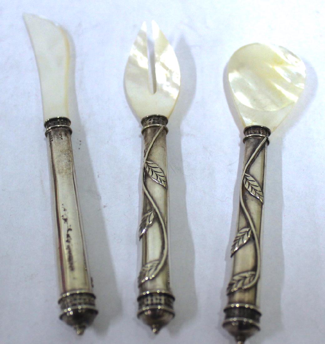 Sterling Silver and MOP  Serving Set. Three pieces. (1 of 5)