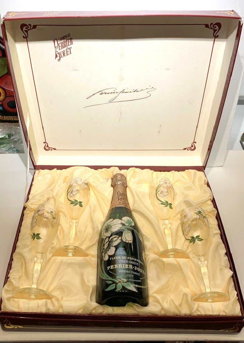 Vintage 1979 Perrier-Jouet Champagne: Vintage 1979 boxed set. Perrier-Jouet Champagne, Fleur de Champagne, Cuvee Belle Epoque (1 750 ml). Four(4) enameled anenome champagne flutes