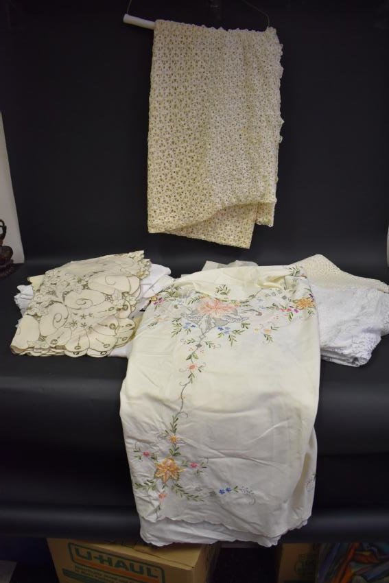 Large Lot of Vintage Croqueted, Lace, Embroided Linens: Including: Vintage tableclothes, embroidered, croqueted and lace. Including: napkins, etc. Various sizes