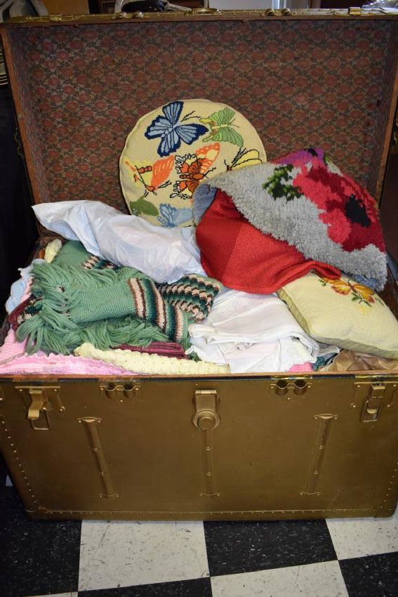 Large Trunk Lot of Vintage Pillows, Blankets, Etc.: Including: blankets, linens, pillows, etc. Various sizes
