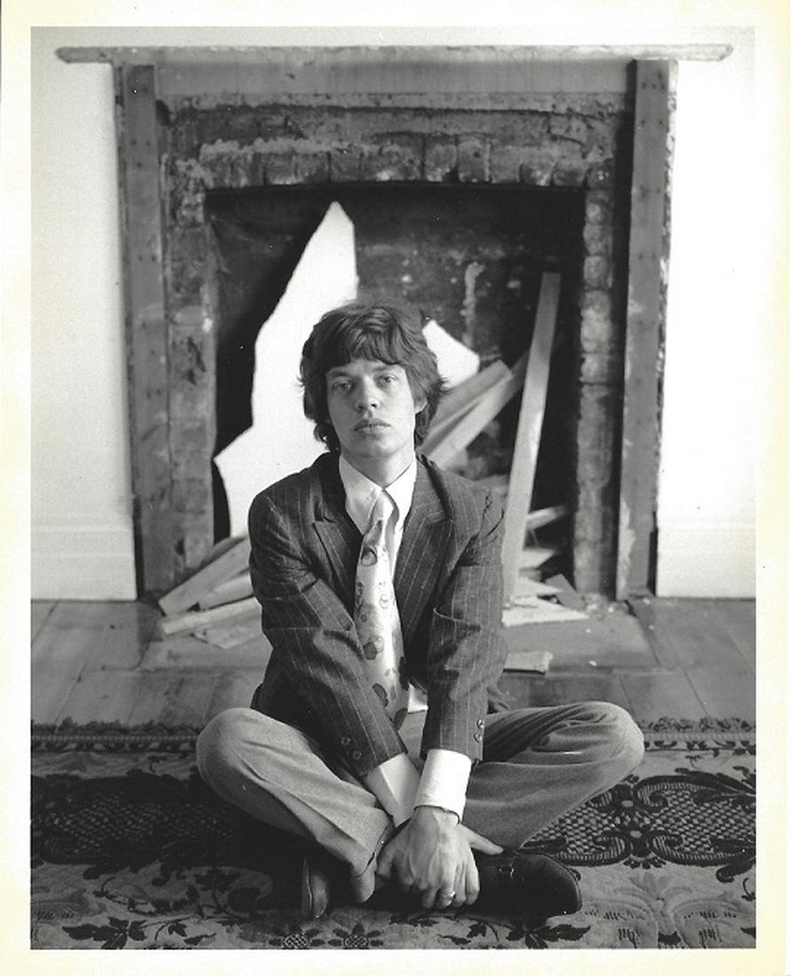 Mick Jaggar Gered Mankowitz Portrait Press Photo: Gered Mankowitz, 7" x 5" press photo. It comes stamped by the photographer with other details for publicity, taken n 1966 printed in 1988. The photograph is printed on double weight semi-gloss paper a