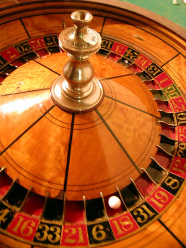 252 Superb Antique Roulette Wheel