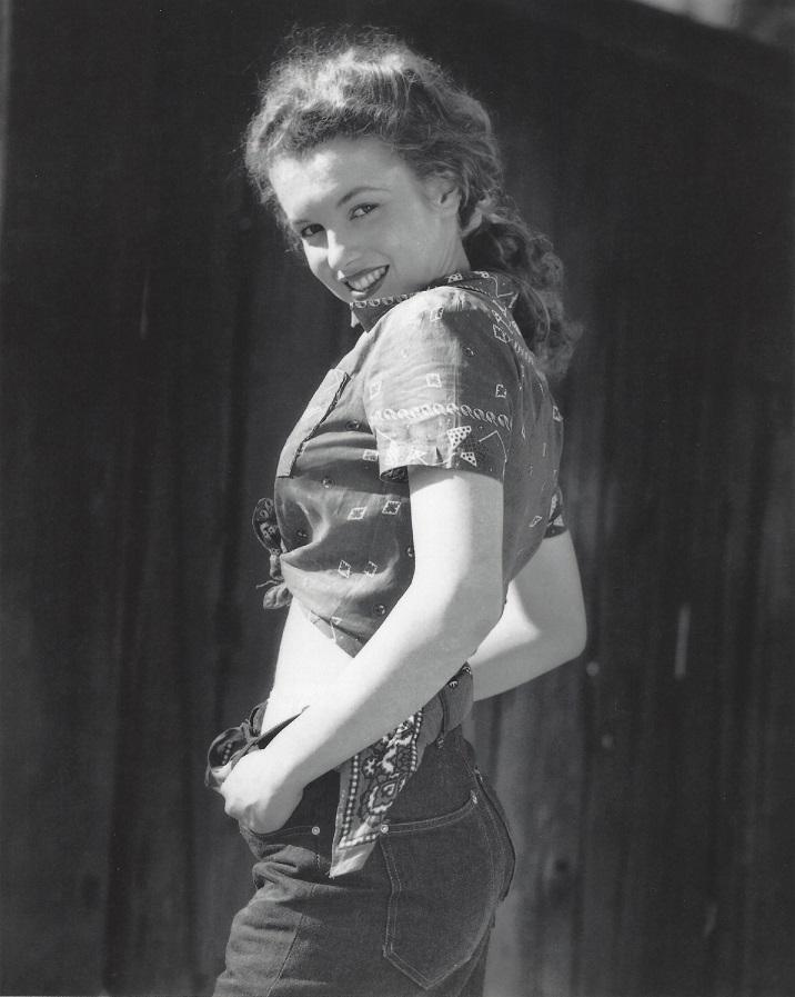 Marilyn Monroe Andre De Dienes Publication Photo: Original Publication Photo, measuring approximately, 10.5"x8.5" includes white border. Taken in 1945, printed 1999. It comes stamped by the photographer and agency. The photograph is printed on double