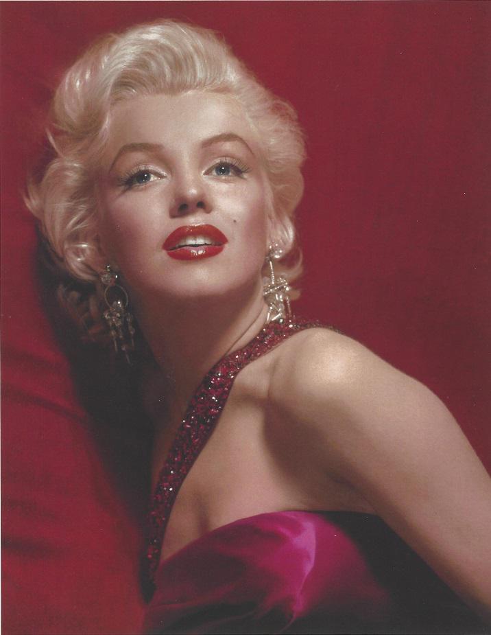 Marilyn Monroe Original Sam Shaw Photo: Marilyn Monroe original Sam Shaw, 8" x 10" press photograph with border. This photograph of Marilyn was taken in 1956, reprinted late 1980's. A stunning portrait that shows a very sweet Marilyn. It co