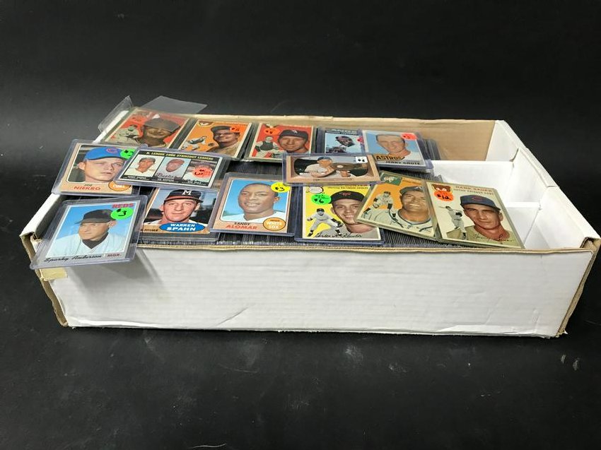 Collectors lot of 1954-1972 Baseball Cards (650): Over 650 Cards in lot